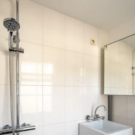 Апартаменты Spacious Central City With Big Private Sundeck! Амстердам