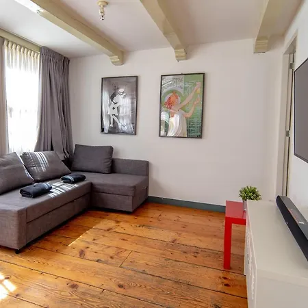 Апартаменты Spacious Central City With Big Private Sundeck!