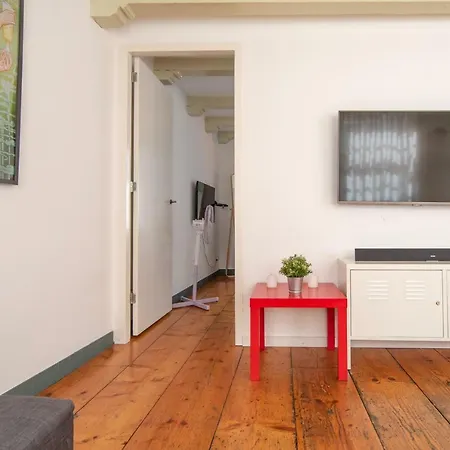 Lägenhet Spacious Central City With Big Private Sundeck!